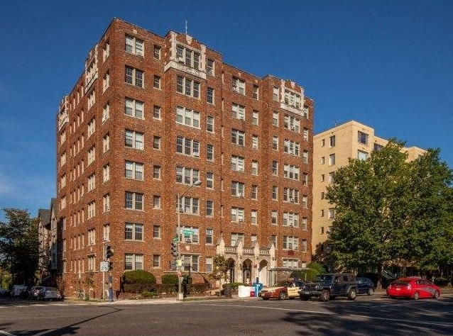 exterior of Alto Towers building